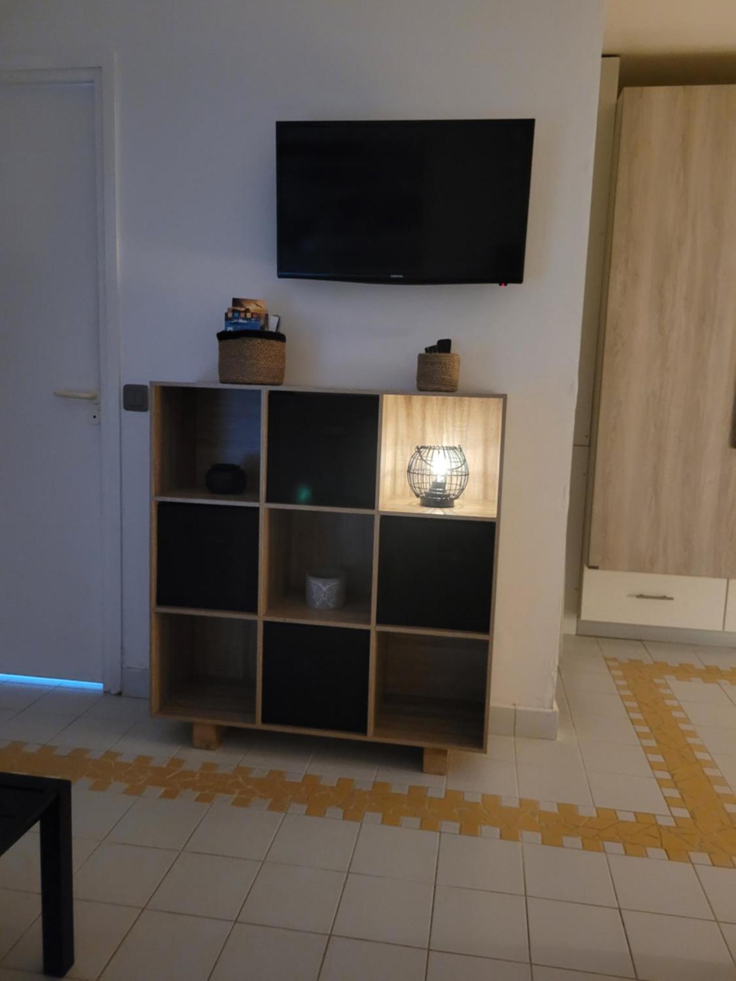 Studio Le Titoune Acces Plage St-Francois Avec Reservoir D'Eau Automatique Сен-Франсуа Экстерьер фото